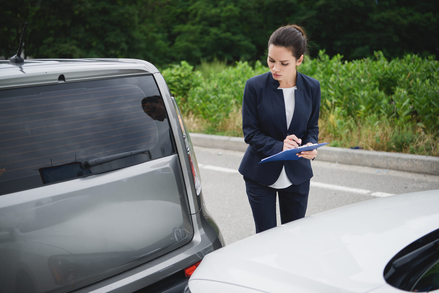 Should I Get a Lawyer for a Rear End Car Accident? A Comprehensive Guide 2025